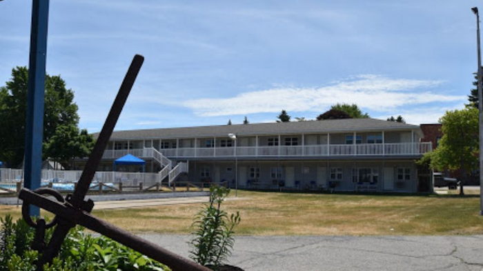 Lakeside Motor Lodge (Lakeside Motel) - From Web Listing (newer photo)